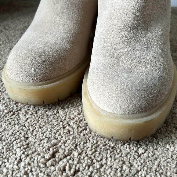 Dolce Vita Tan Suede Gum Sole Heeled Ankle Boots - Picture 5 of 9